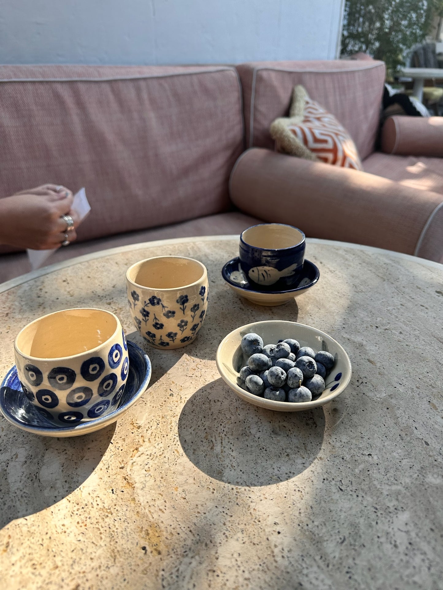 expresso_cups_on_table