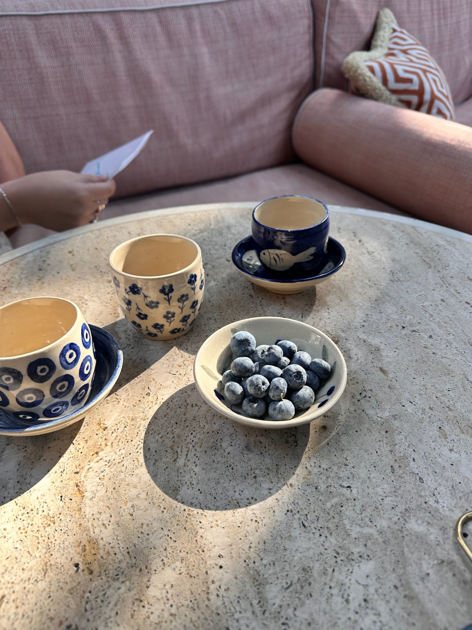 expresso_cups_on_table